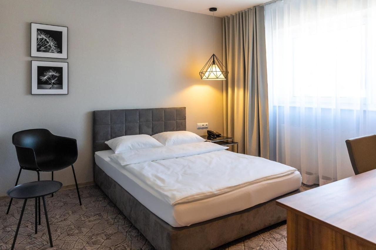Hotel Santin Belchatow Exterior foto