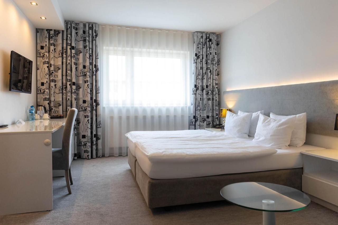 Hotel Santin Belchatow Exterior foto