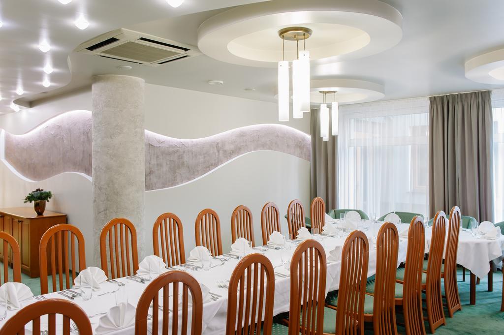 Hotel Santin Belchatow Exterior foto
